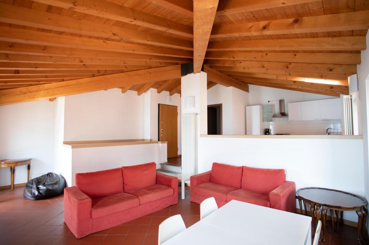 Iseolakerental - Casa Del Pescatore Riva di Solto Exteriör bild