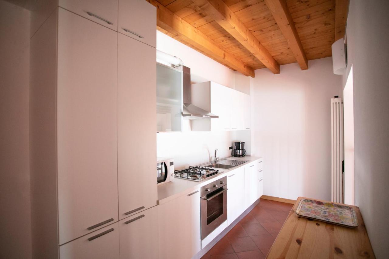 Iseolakerental - Casa Del Pescatore Riva di Solto Exteriör bild