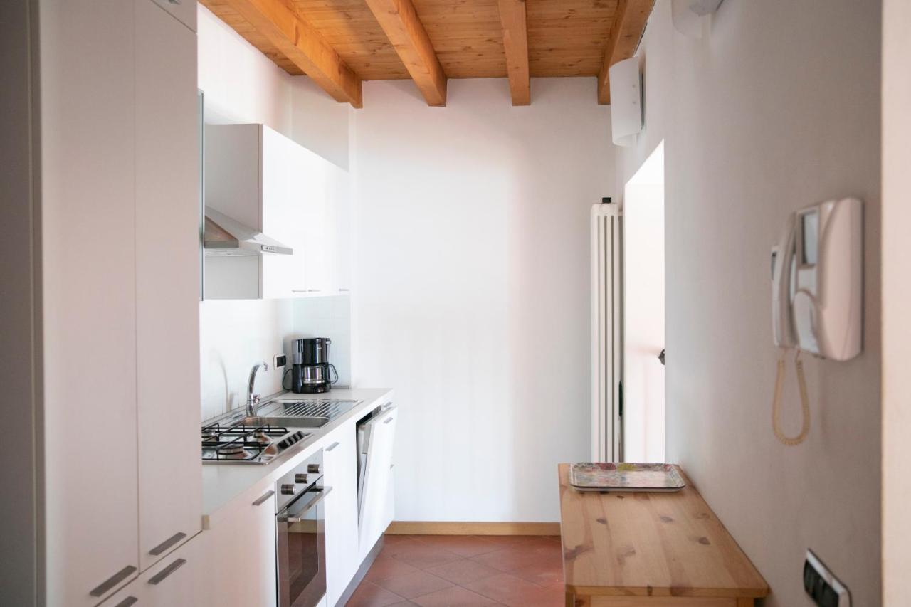 Iseolakerental - Casa Del Pescatore Riva di Solto Exteriör bild