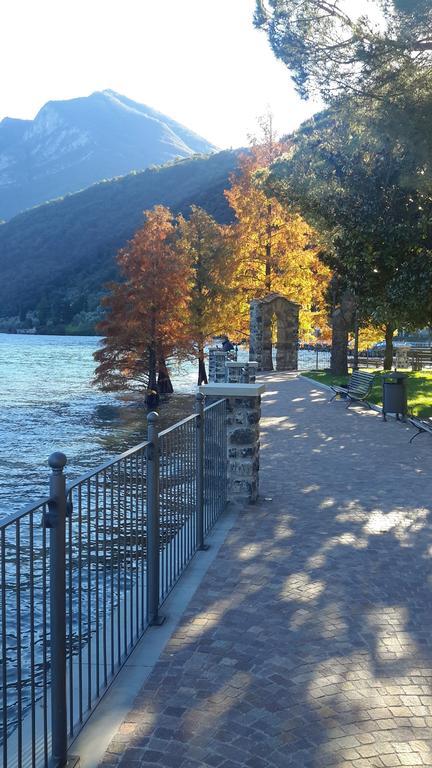 Iseolakerental - Casa Del Pescatore Riva di Solto Rum bild