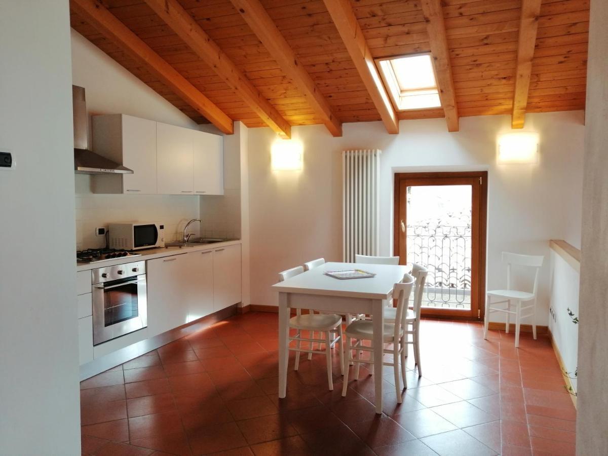 Iseolakerental - Casa Del Pescatore Riva di Solto Exteriör bild
