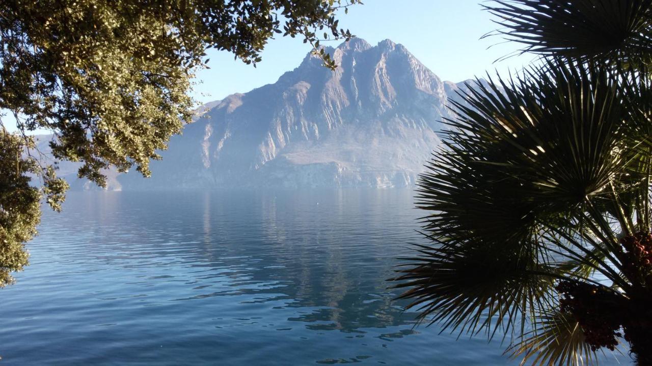 Iseolakerental - Casa Del Pescatore Riva di Solto Exteriör bild